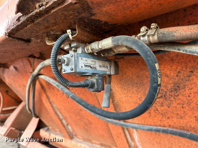 image for item LK9772 1985 Clement  bottom dump trailer