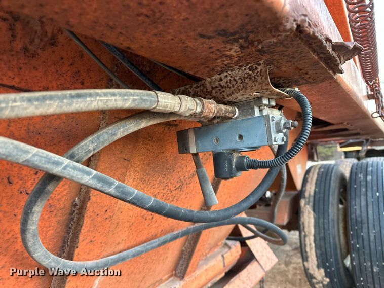 image for item LK9772 1985 Clement  bottom dump trailer