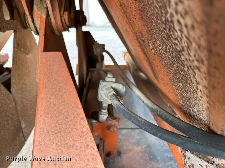 image for item LK9772 1985 Clement  bottom dump trailer