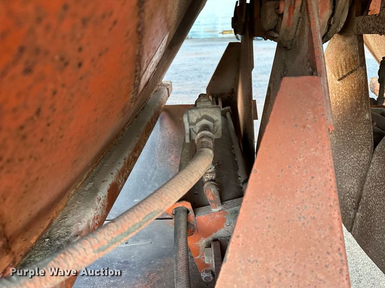 image for item LK9772 1985 Clement  bottom dump trailer