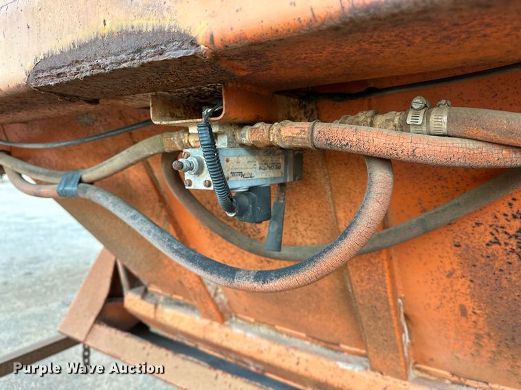 image for item LK9772 1985 Clement  bottom dump trailer