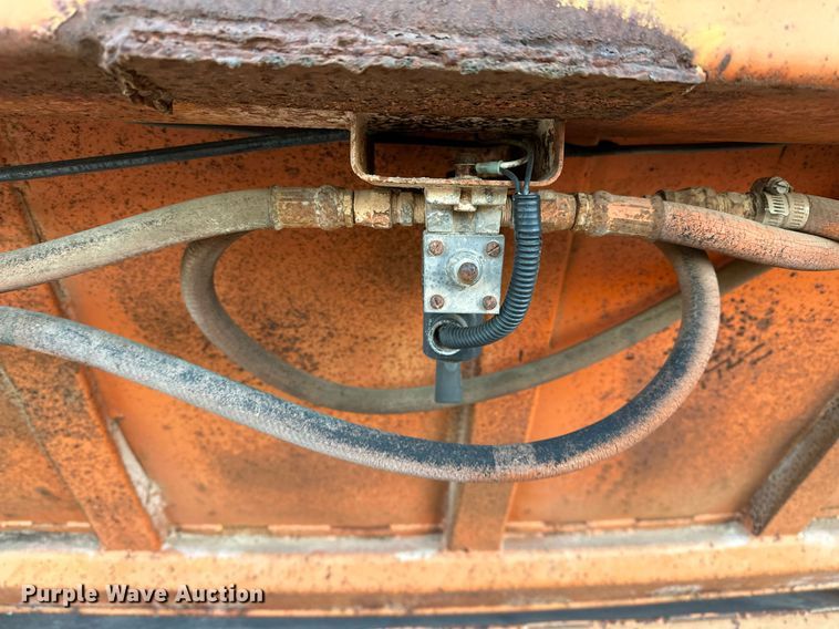 image for item LK9772 1985 Clement  bottom dump trailer