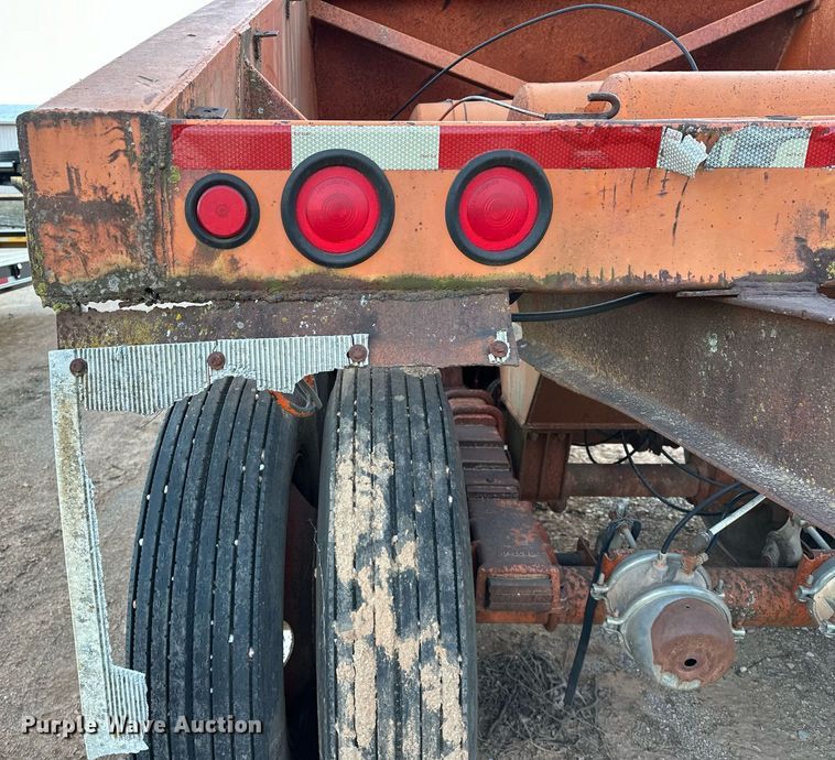 image for item LK9772 1985 Clement  bottom dump trailer