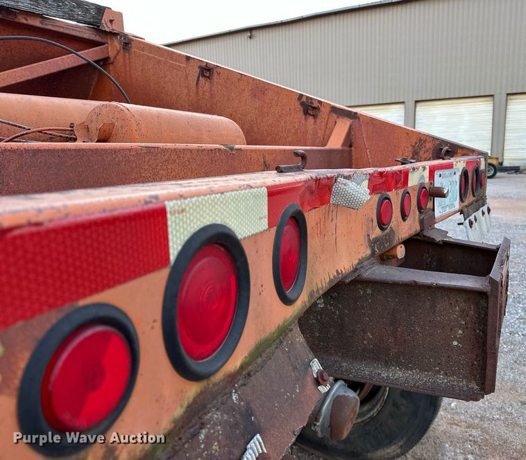 image for item LK9772 1985 Clement  bottom dump trailer