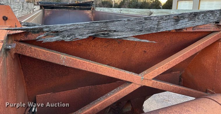 image for item LK9772 1985 Clement  bottom dump trailer