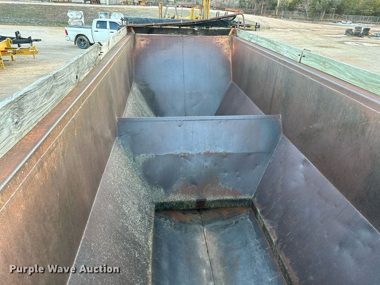 image for item LK9772 1985 Clement  bottom dump trailer