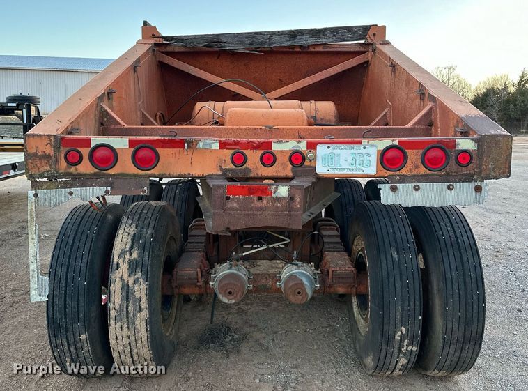 image for item LK9772 1985 Clement  bottom dump trailer
