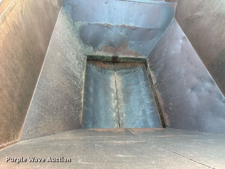 image for item LK9772 1985 Clement  bottom dump trailer