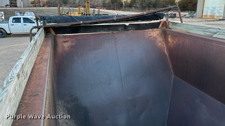 image for item LK9772 1985 Clement  bottom dump trailer