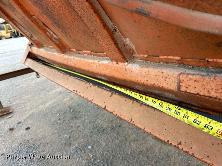 image for item LK9772 1985 Clement  bottom dump trailer