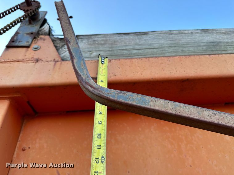 image for item LK9772 1985 Clement  bottom dump trailer