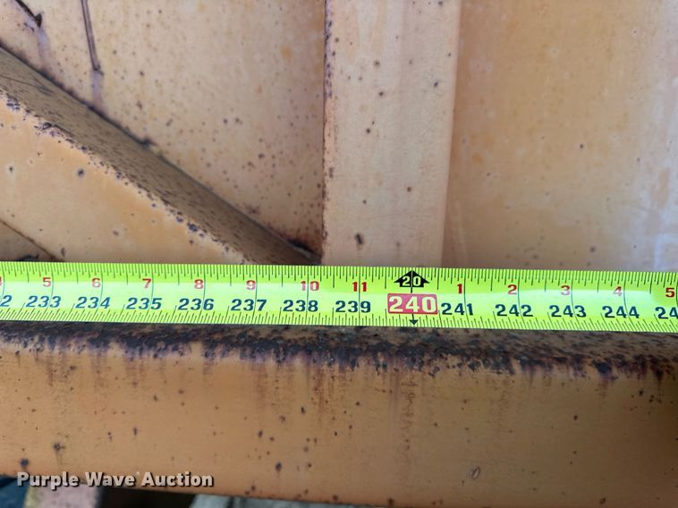 image for item LK9772 1985 Clement  bottom dump trailer