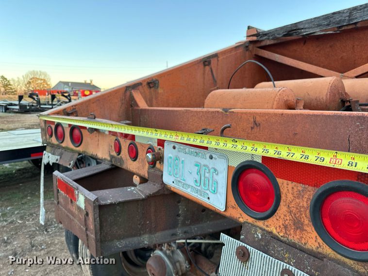 image for item LK9772 1985 Clement  bottom dump trailer