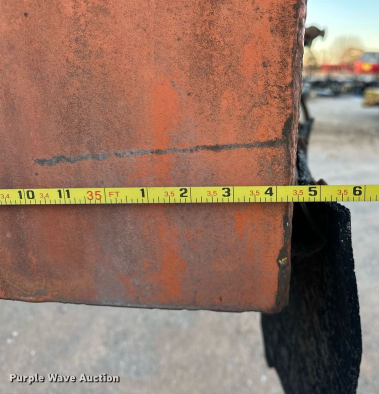 image for item LK9772 1985 Clement  bottom dump trailer