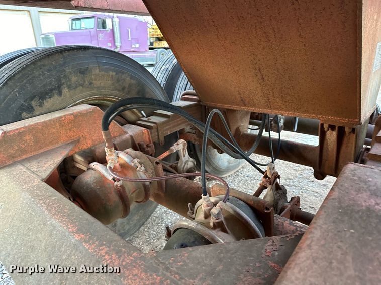 image for item LK9772 1985 Clement  bottom dump trailer