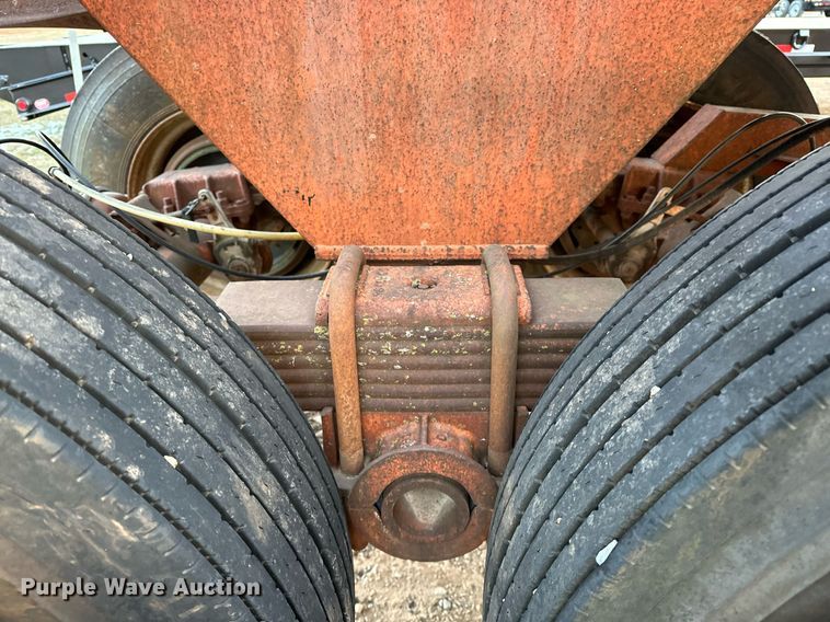 image for item LK9772 1985 Clement  bottom dump trailer