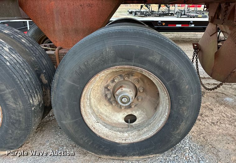 image for item LK9772 1985 Clement  bottom dump trailer