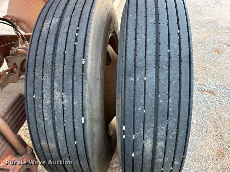 image for item LK9772 1985 Clement  bottom dump trailer