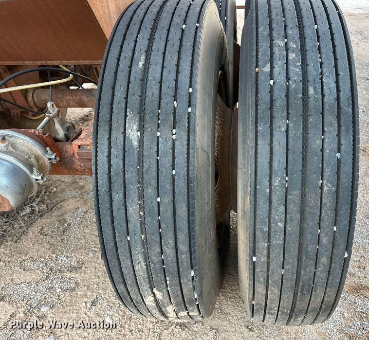 image for item LK9772 1985 Clement  bottom dump trailer