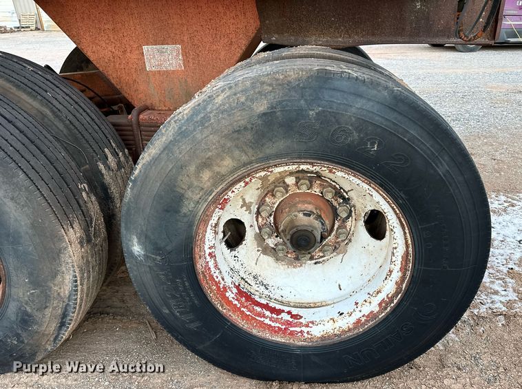 image for item LK9772 1985 Clement  bottom dump trailer