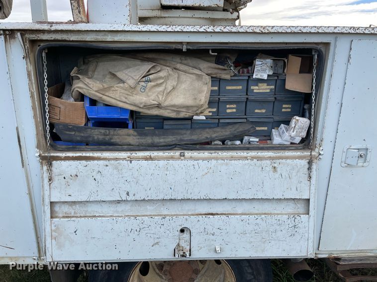 image for item LV9218 2006 International 4300 bucket truck