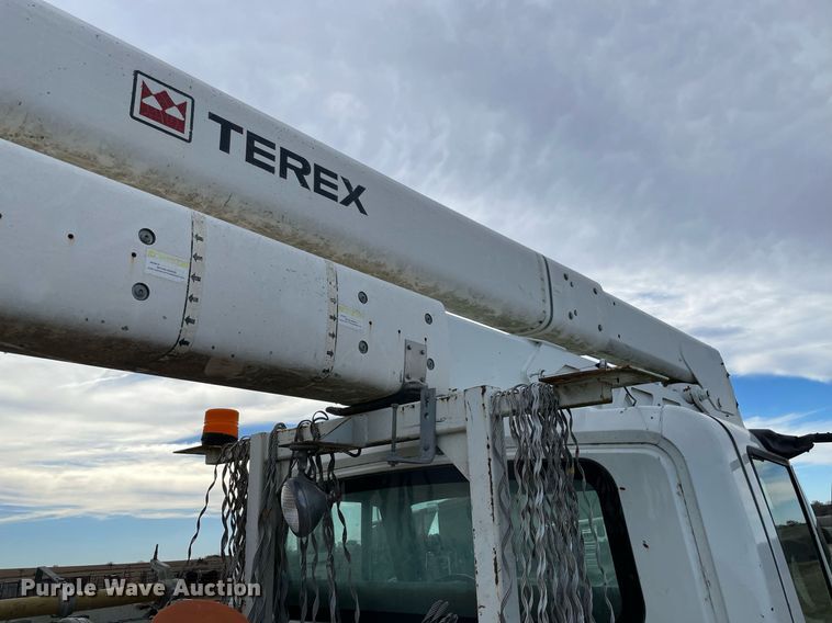 image for item LV9218 2006 International 4300 bucket truck