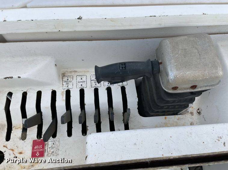 image for item LV9218 2006 International 4300 bucket truck