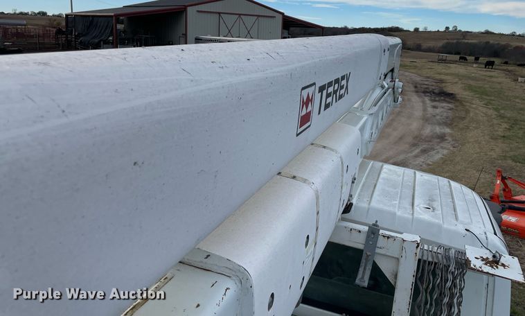 image for item LV9218 2006 International 4300 bucket truck