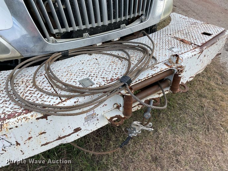 image for item LV9218 2006 International 4300 bucket truck