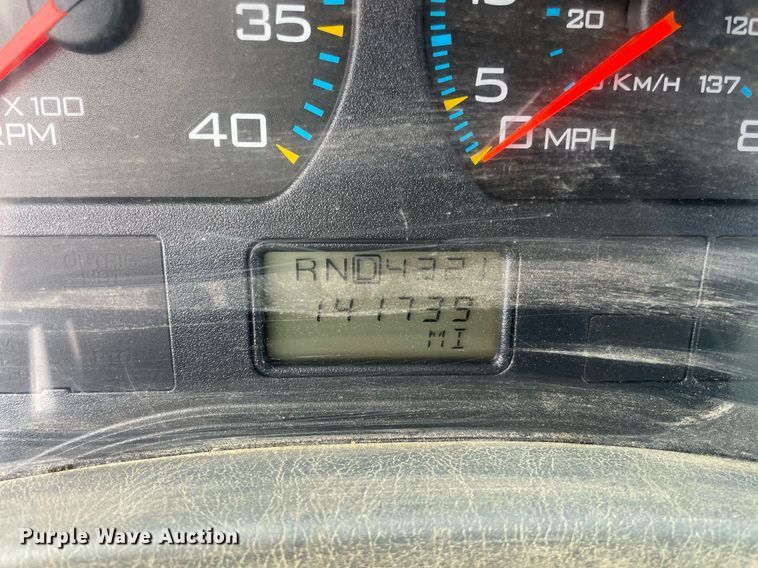 image for item LV9218 2006 International 4300 bucket truck