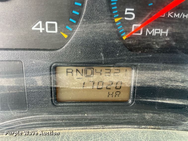 image for item LV9218 2006 International 4300 bucket truck