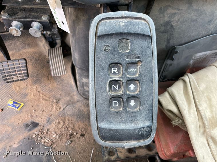 image for item LV9218 2006 International 4300 bucket truck