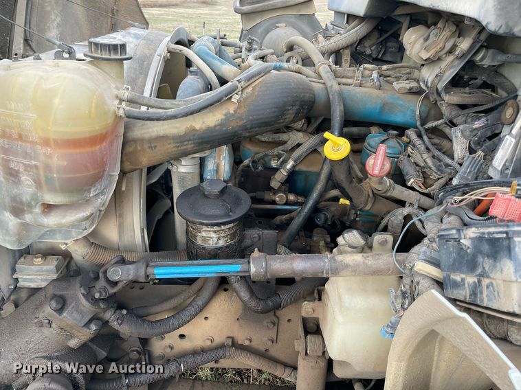 image for item LV9218 2006 International 4300 bucket truck