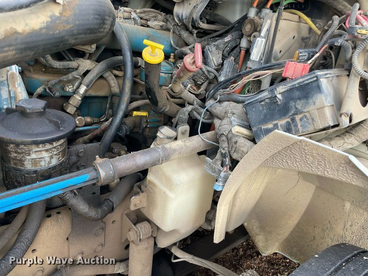 image for item LV9218 2006 International 4300 bucket truck