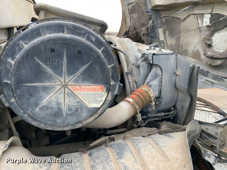 image for item LV9218 2006 International 4300 bucket truck