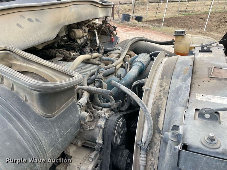 image for item LV9218 2006 International 4300 bucket truck