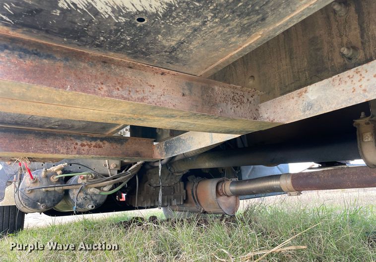 image for item LV9218 2006 International 4300 bucket truck