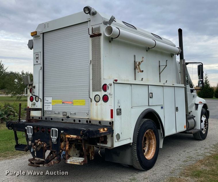 image for item LV9947 2007 International 4400  utility / service truck