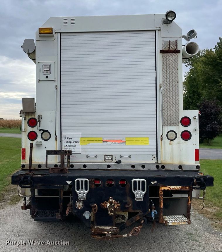 image for item LV9947 2007 International 4400  utility / service truck