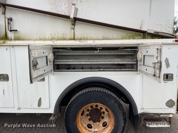 image for item LV9947 2007 International 4400  utility / service truck