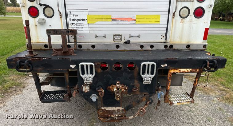 image for item LV9947 2007 International 4400  utility / service truck