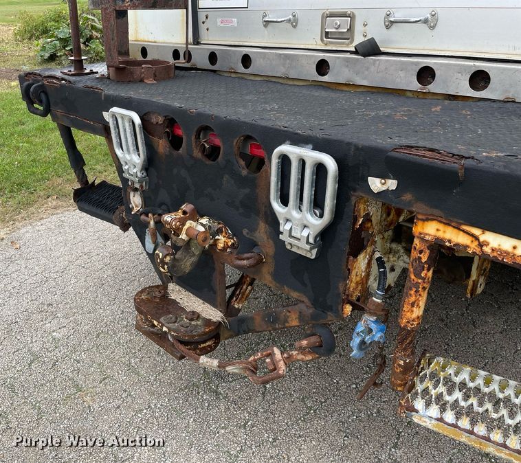 image for item LV9947 2007 International 4400  utility / service truck