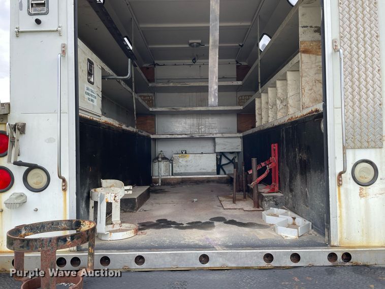 image for item LV9947 2007 International 4400  utility / service truck