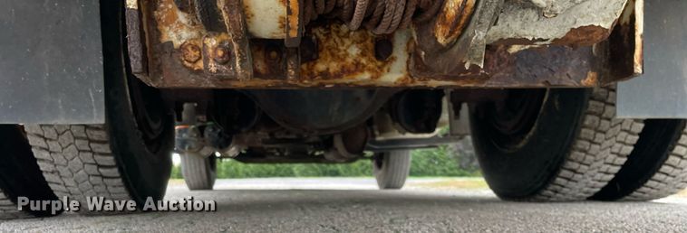 image for item LV9947 2007 International 4400  utility / service truck