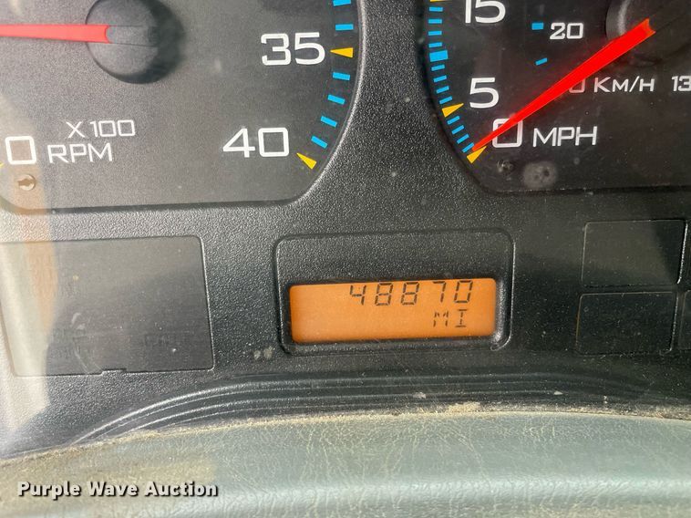 image for item LV9947 2007 International 4400  utility / service truck