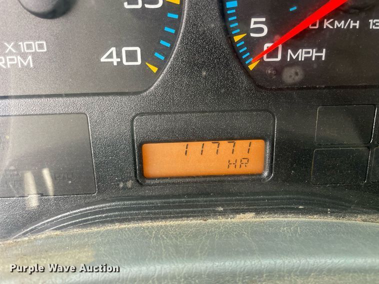 image for item LV9947 2007 International 4400  utility / service truck