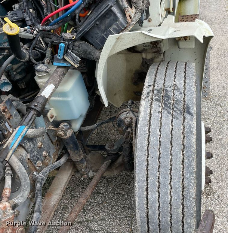 image for item LV9947 2007 International 4400  utility / service truck