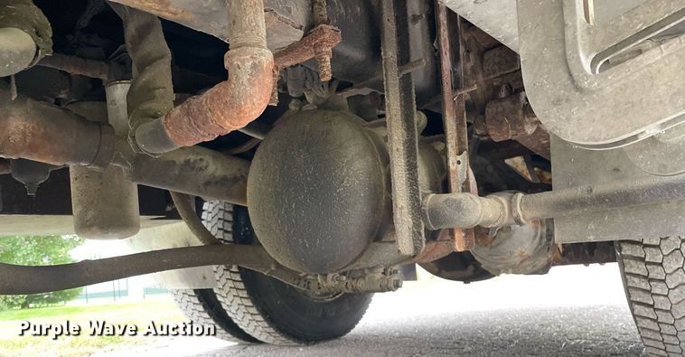 image for item LV9947 2007 International 4400  utility / service truck