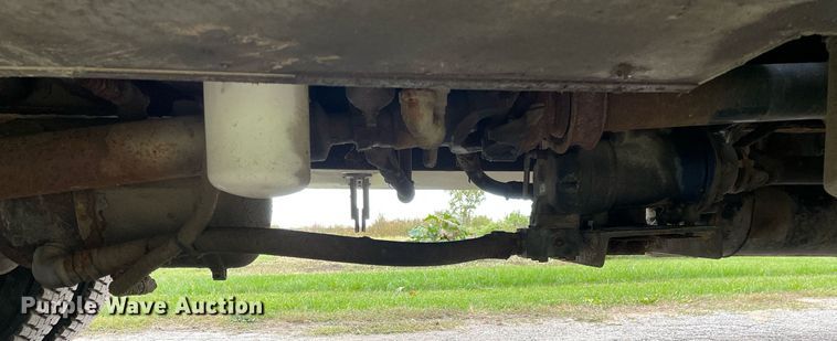 image for item LV9947 2007 International 4400  utility / service truck