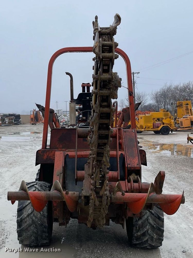 image for item LV9975 1986 Ditch Witch  4010DD trencher